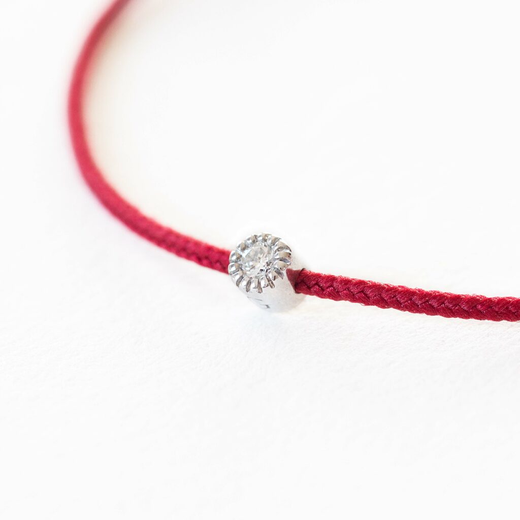 Bracelet from the Mon Précieux Diamant collection in carmine red