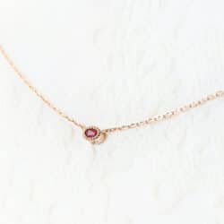 Collier ovale rubis or rose