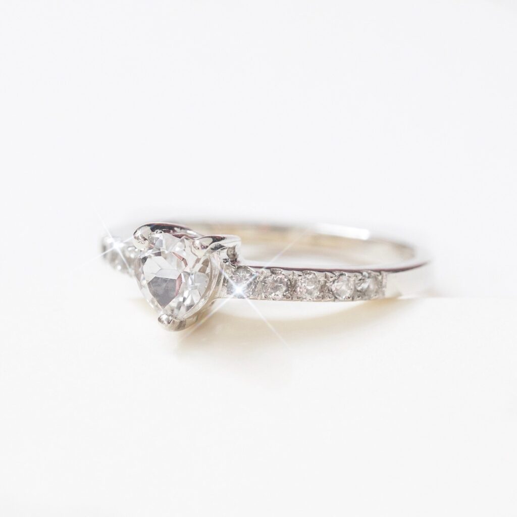 Bague Années 50 En Or Blanc Et Diamants