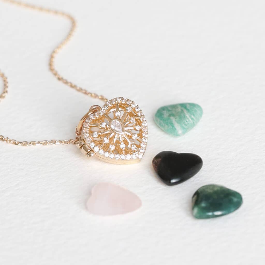 Collier Locket Coeurs Précieux Interchangeables