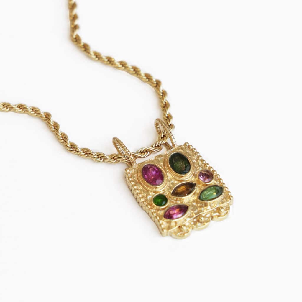 Collier en tourmalines véritables roses vertes et jaunes en plaqué or 18 carats 3 microns doré pour femme sur chaîne torsadée